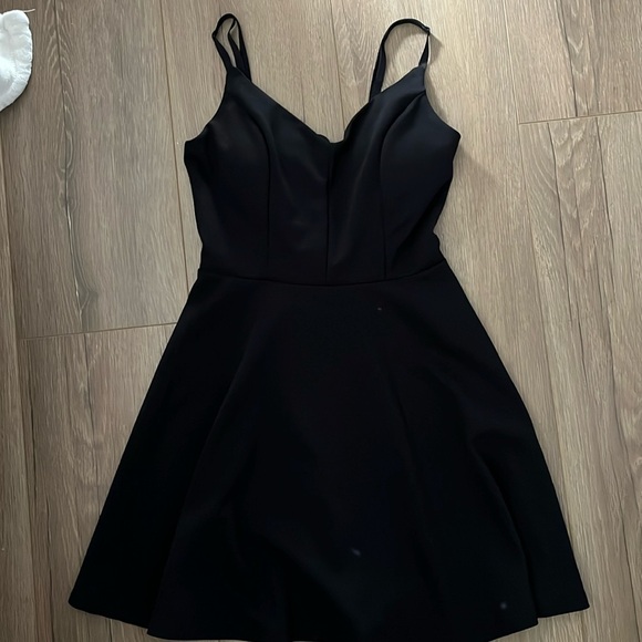 Lily Rose Dress - Picture 1 of 7